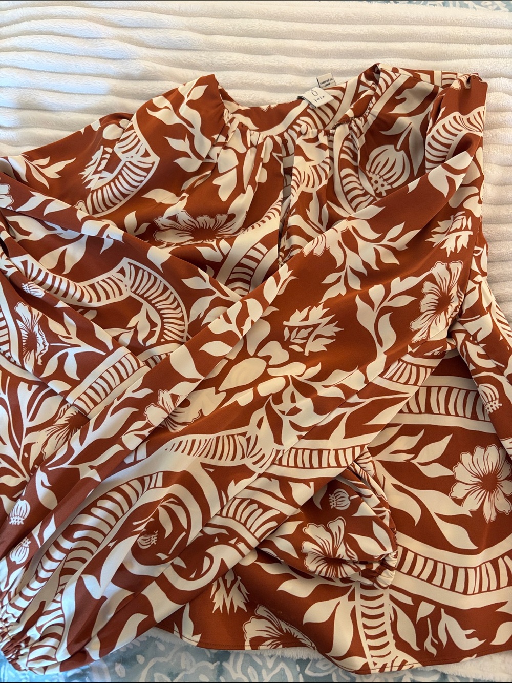 Joie Rust & White Floral blouse